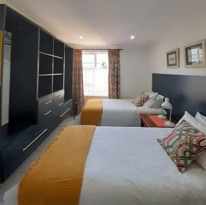 Baylight Accommodation 3 Selfcatering 1 Bedroom Apartment Sleeps 4 Мозел Бей Екстериор снимка