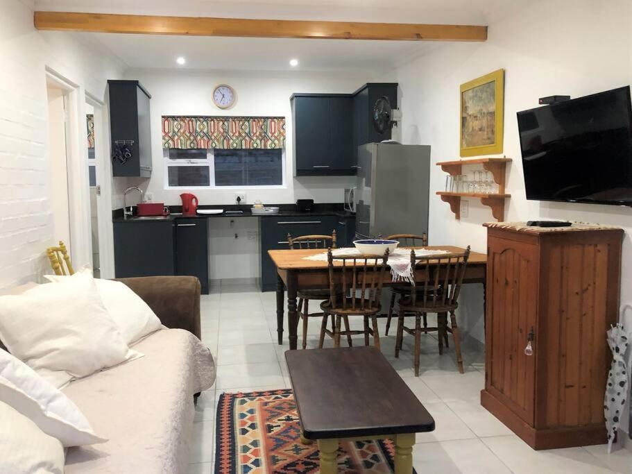 Baylight Accommodation 3 Selfcatering 1 Bedroom Apartment Sleeps 4 Мозел Бей Екстериор снимка