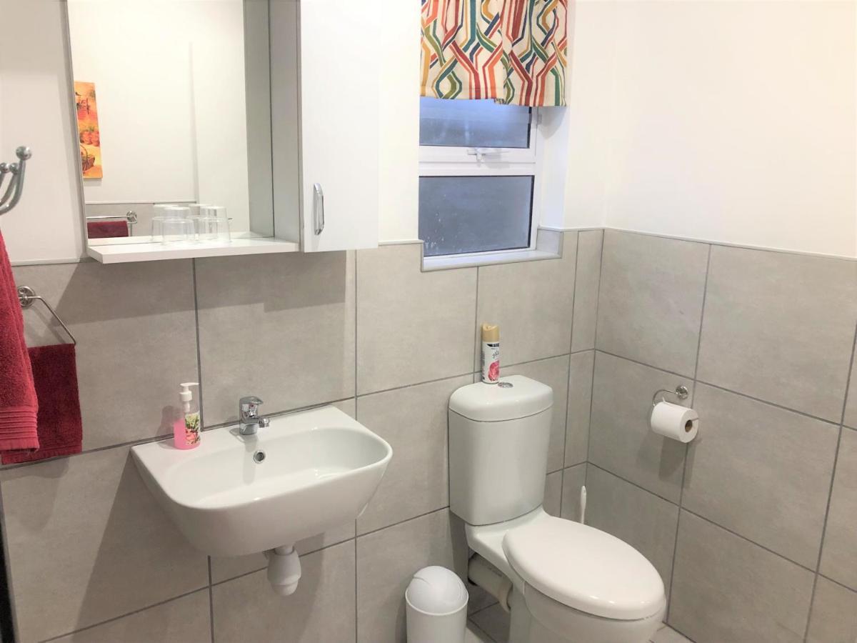 Baylight Accommodation 3 Selfcatering 1 Bedroom Apartment Sleeps 4 Мозел Бей Екстериор снимка