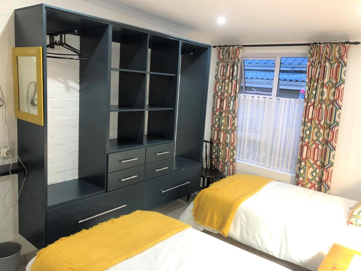 Baylight Accommodation 3 Selfcatering 1 Bedroom Apartment Sleeps 4 Мозел Бей Екстериор снимка